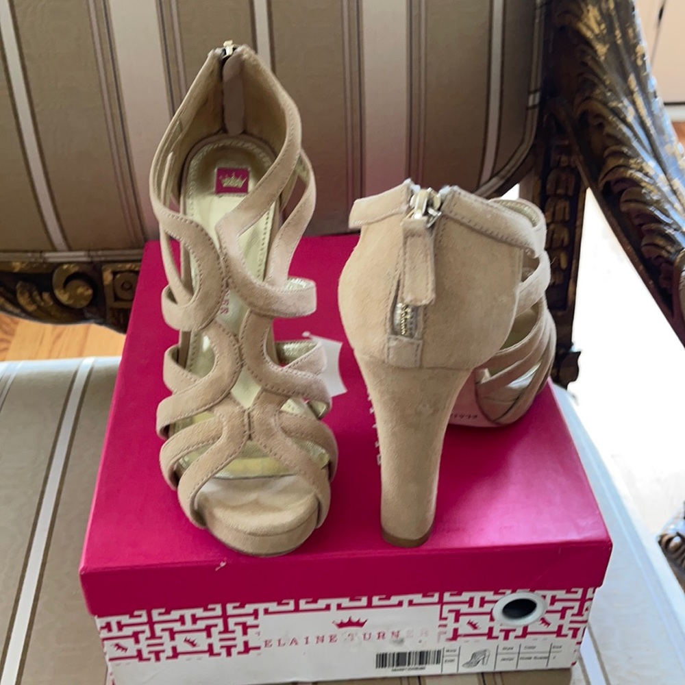 Vintage Elaine Turner 7m nude suede sandal